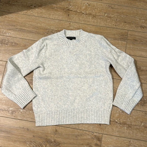 Banana Republic Sweaters - Banana Republic Gray with Flecks Sweater Size XS